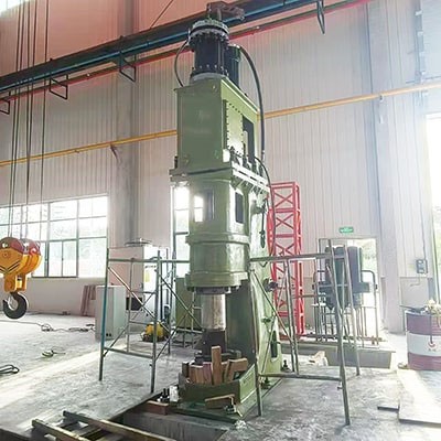 Konplètman idwolik louvri mouri forj mato